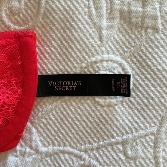 Victoria's Secret Women's Intimate Red Lingerie Bra - Picture 9 of 14